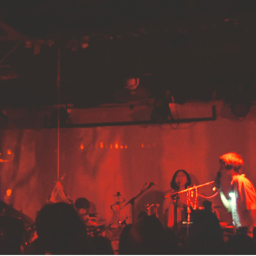 卧轨的火车签约赤瞳音乐